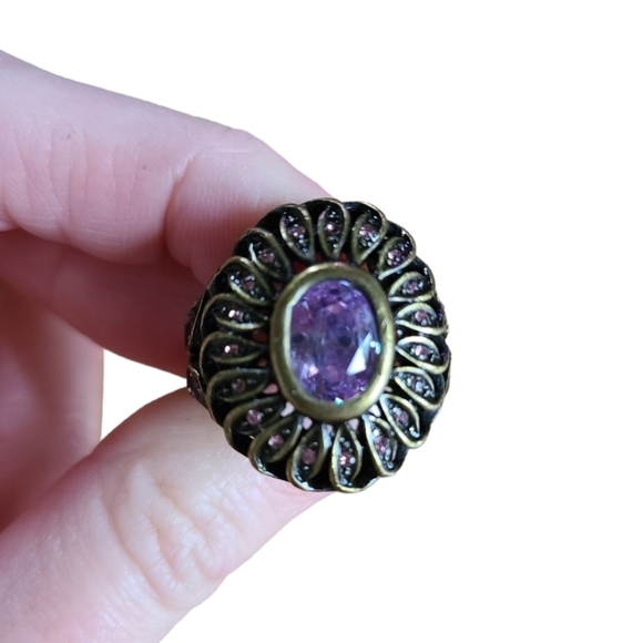 Vintage Style Large Cocktail Ring with Purple Stones 💜  - Size 7 - Picture 3 of 10